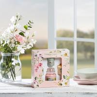 Yankee Candle Garden Hideaway Small Jar & 3 Votive Candle Gift Set Extra Image 2 Preview